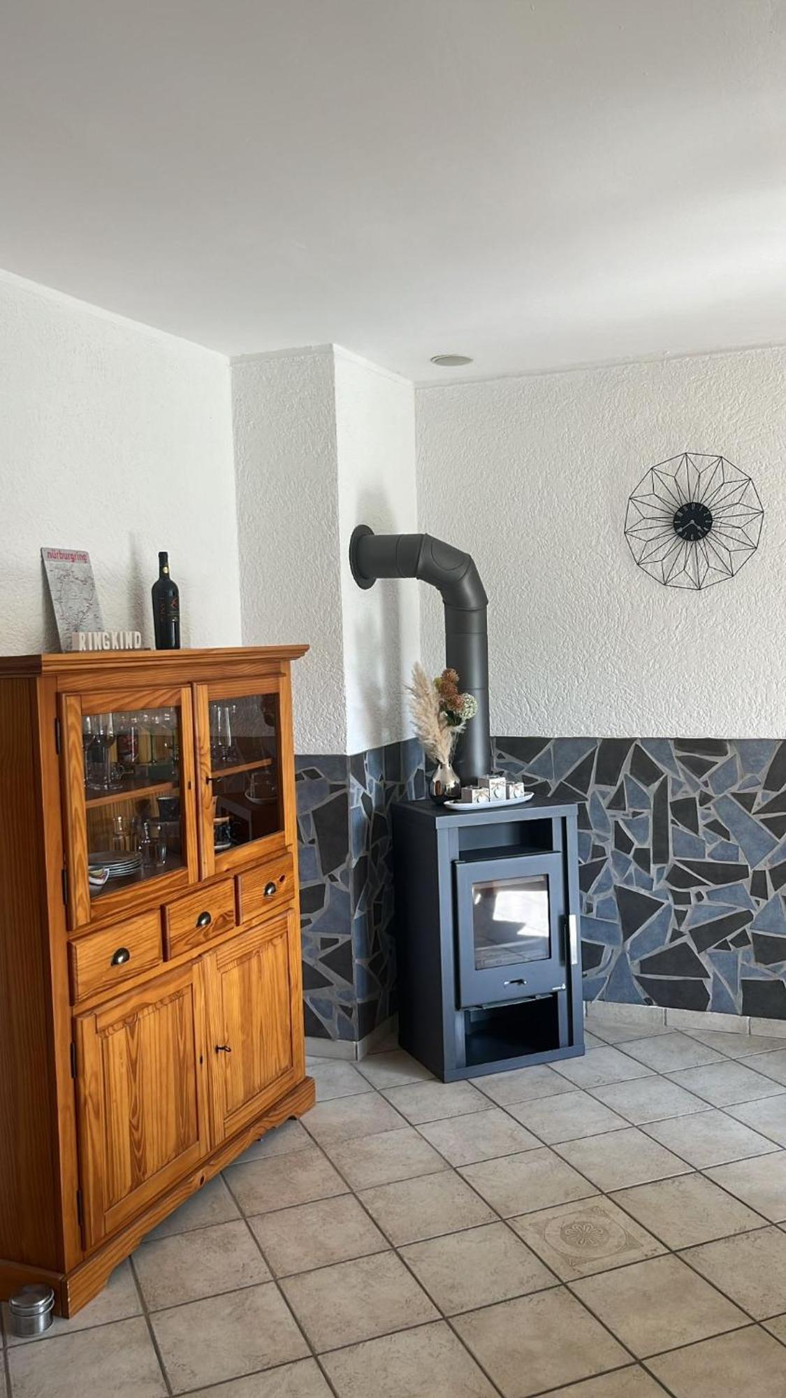 Hoheeifel, 1 Haus Mit 2 5 Schlafzimmer In Naehe Nuerburgring Apartment